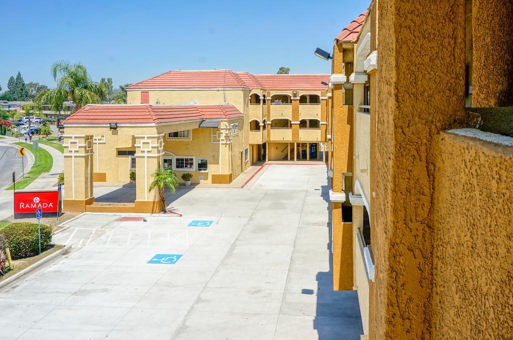 Ramada By Wyndham Ontario Ξενοδοχείο Εξωτερικό φωτογραφία