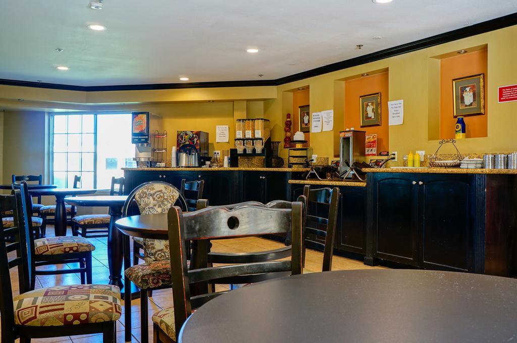 Ramada By Wyndham Ontario Ξενοδοχείο Εξωτερικό φωτογραφία