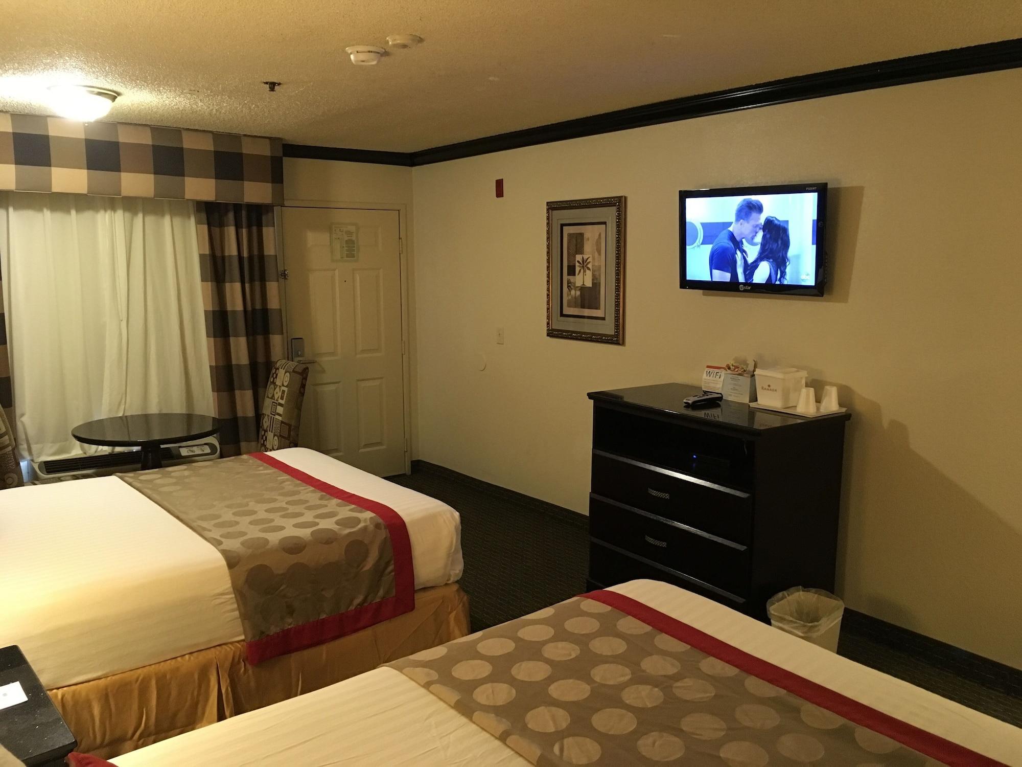 Ramada By Wyndham Ontario Ξενοδοχείο Εξωτερικό φωτογραφία
