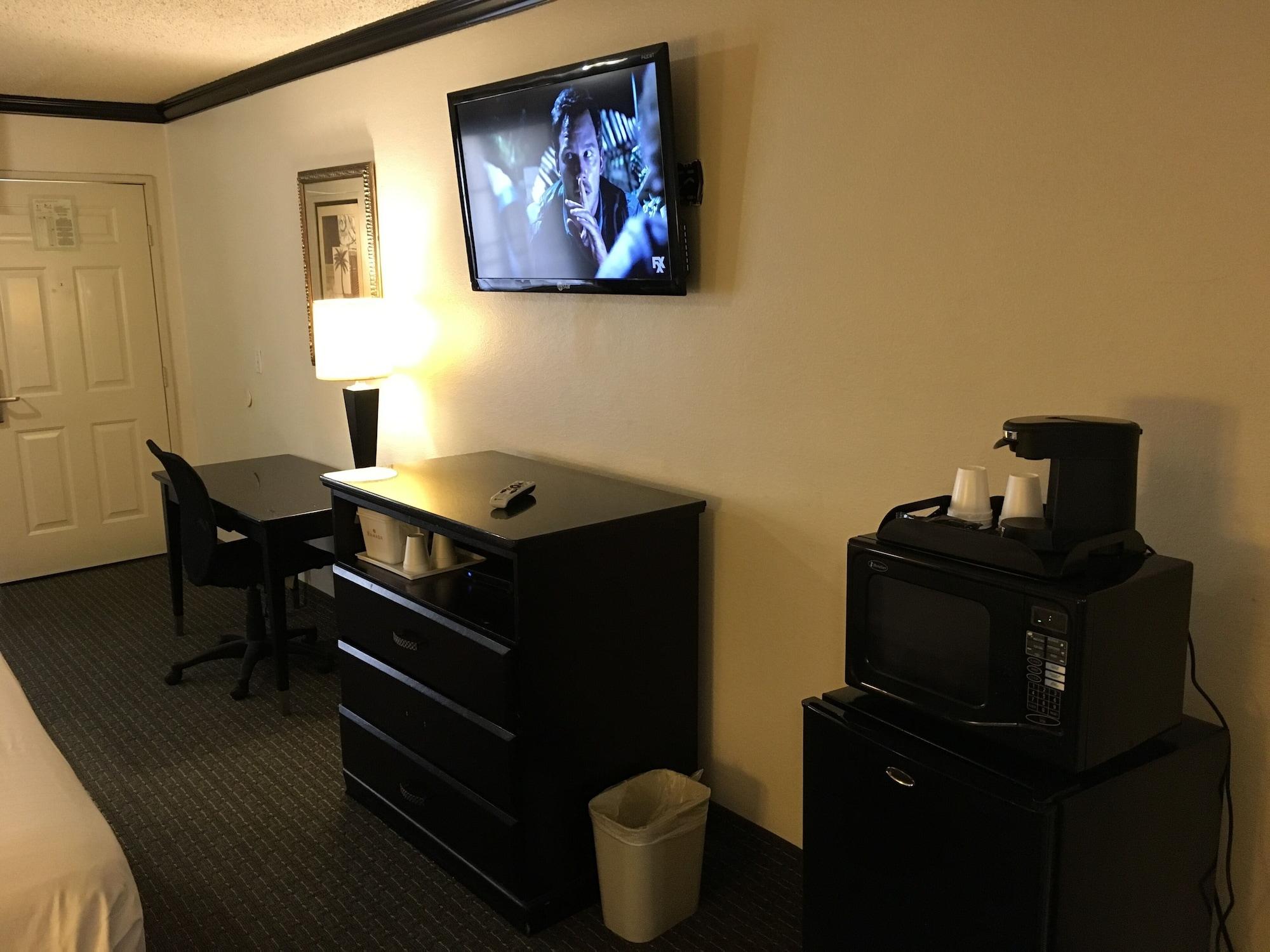 Ramada By Wyndham Ontario Ξενοδοχείο Εξωτερικό φωτογραφία