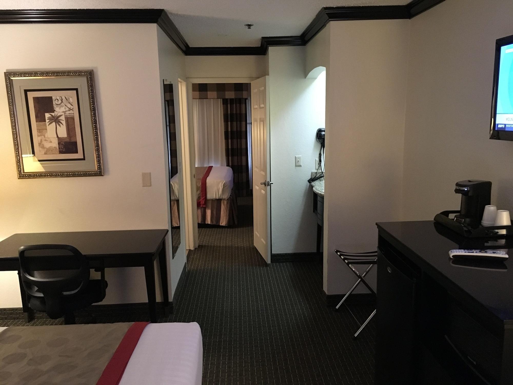 Ramada By Wyndham Ontario Ξενοδοχείο Εξωτερικό φωτογραφία