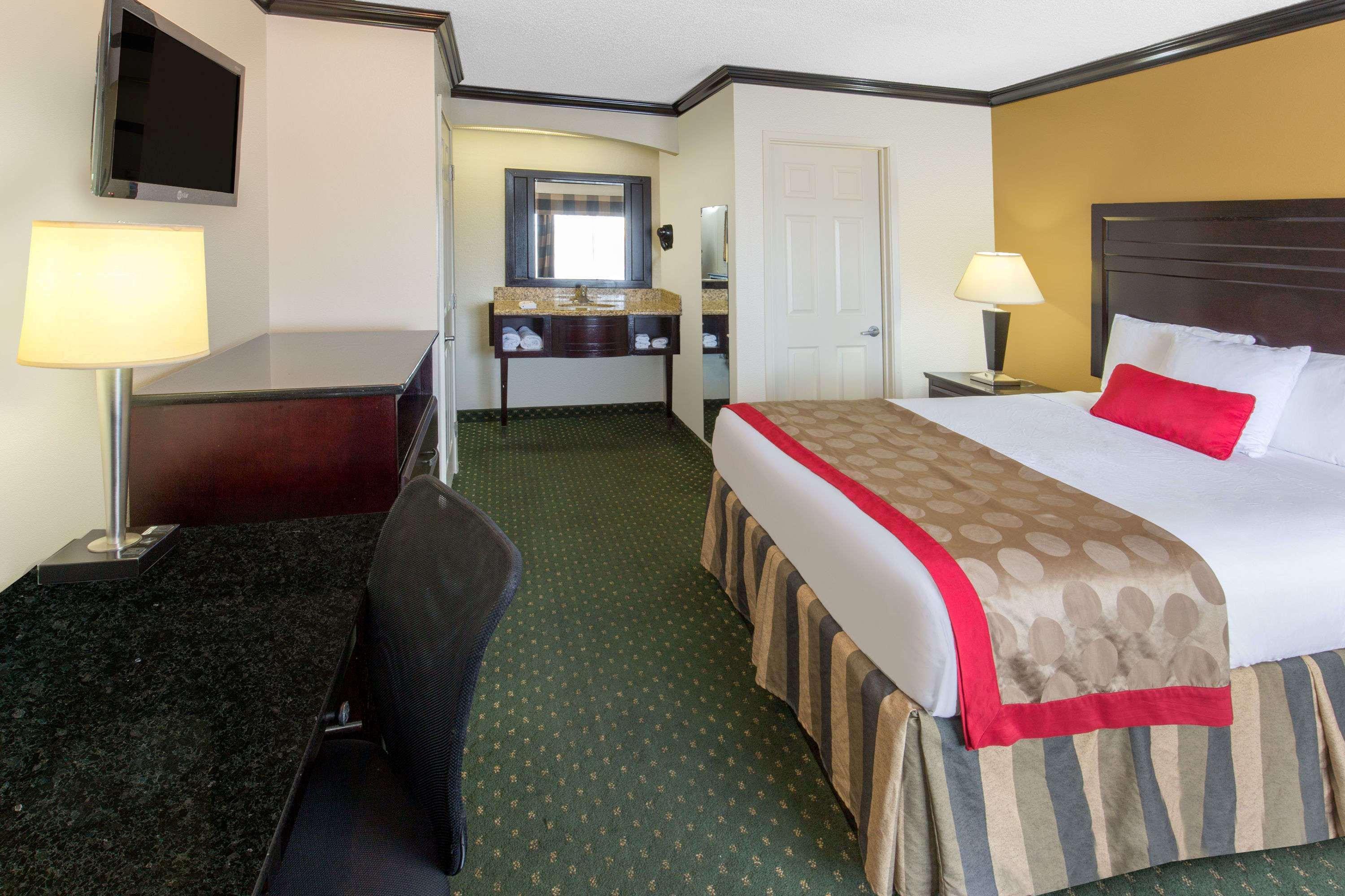 Ramada By Wyndham Ontario Ξενοδοχείο Εξωτερικό φωτογραφία