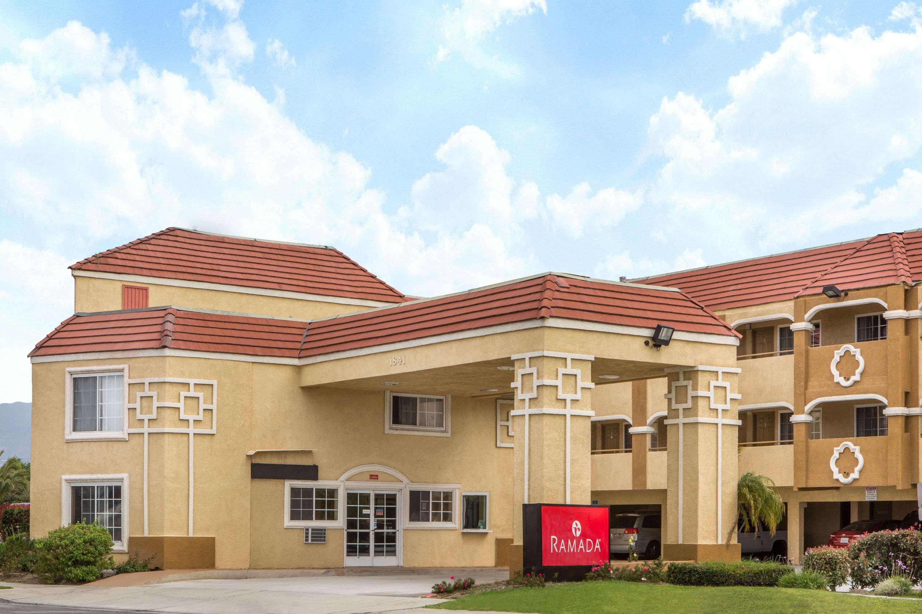 Ramada By Wyndham Ontario Ξενοδοχείο Εξωτερικό φωτογραφία