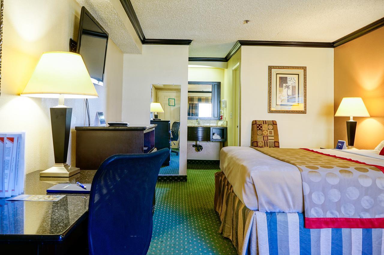 Ramada By Wyndham Ontario Ξενοδοχείο Δωμάτιο φωτογραφία