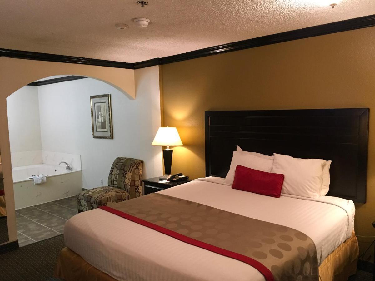 Ramada By Wyndham Ontario Ξενοδοχείο Εξωτερικό φωτογραφία